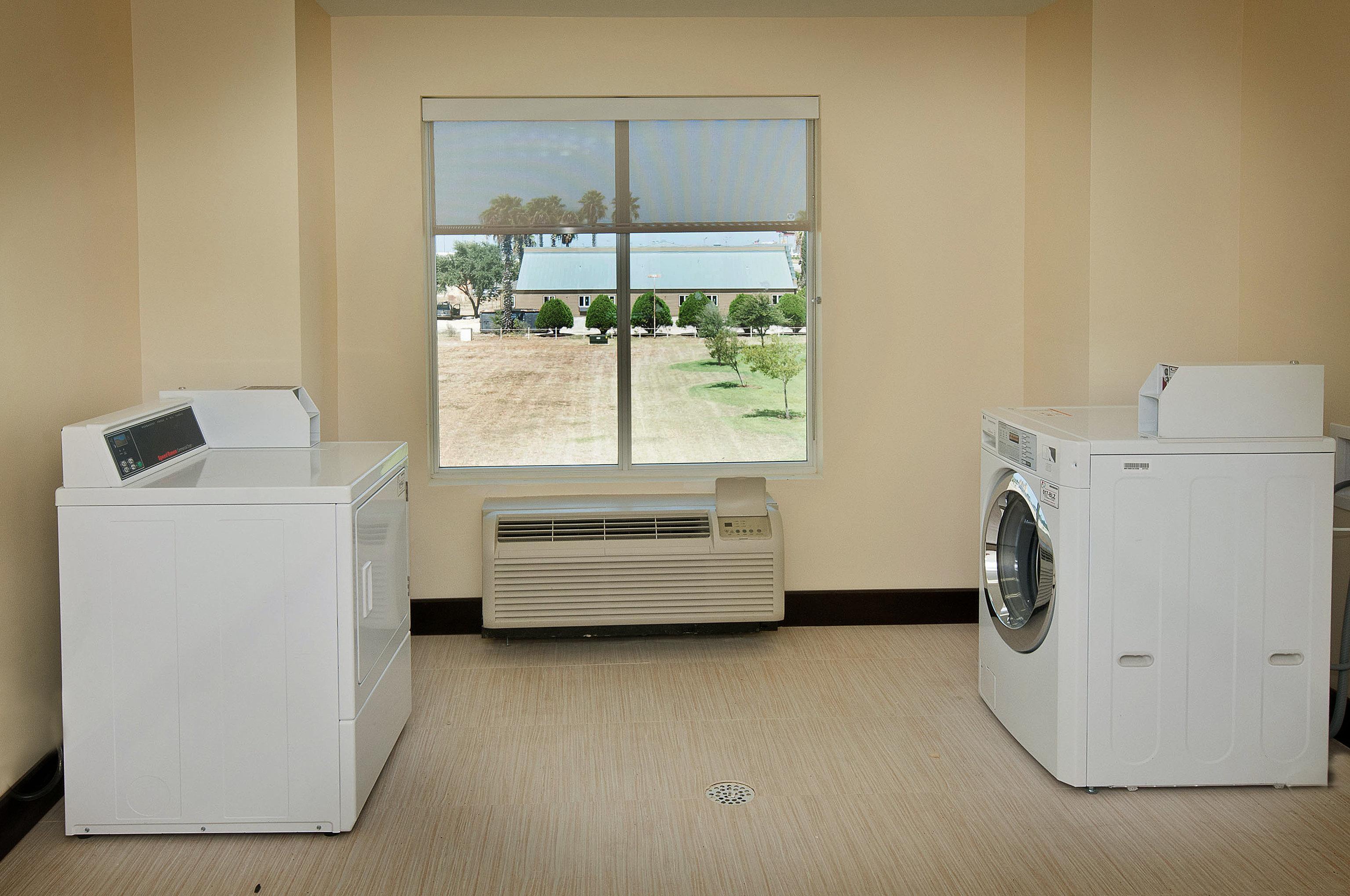 Holiday Inn Express Hotel And Suites Pearsall By Ihg Kültér fotó